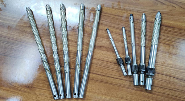 金剛石珩磨棒與普通鉸刀的性能對(duì)決